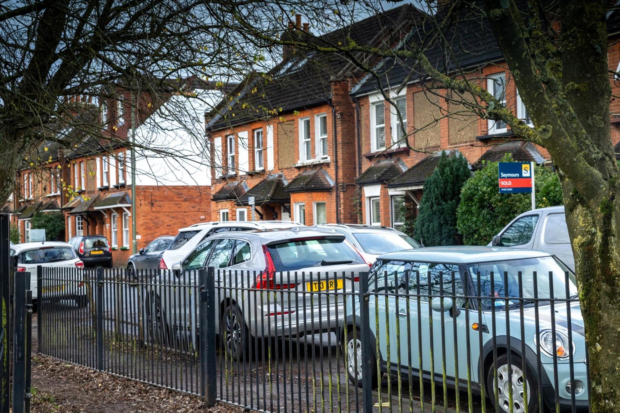 Family Home In Central Guildford With Parking Exterior foto